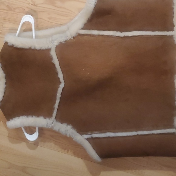 Shearling vest - Picture 3 of 6